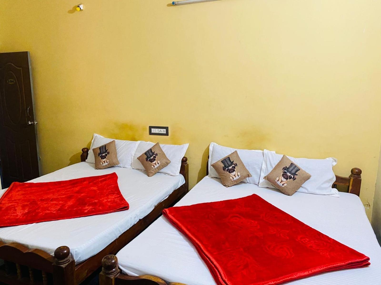 Hk Residency Hotell Mysore Exteriör bild