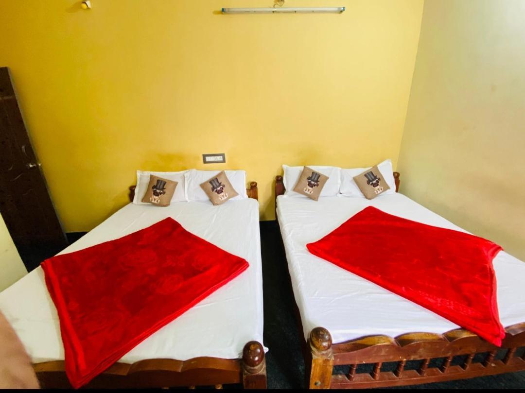 Hk Residency Hotell Mysore Exteriör bild